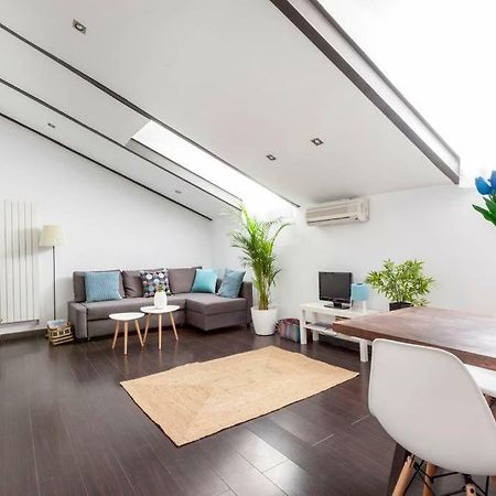 Modern Top Floor Loft At Malasana'S Heart Madryt Zewnętrze zdjęcie