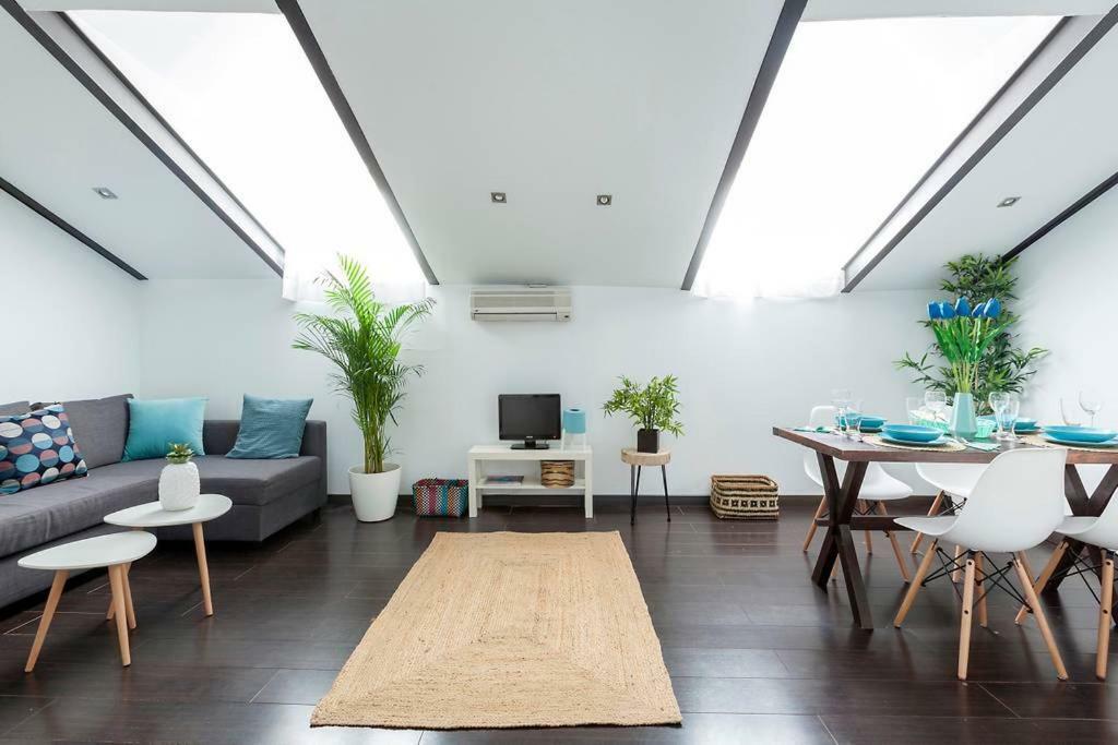 Modern Top Floor Loft At Malasana'S Heart Madryt Zewnętrze zdjęcie